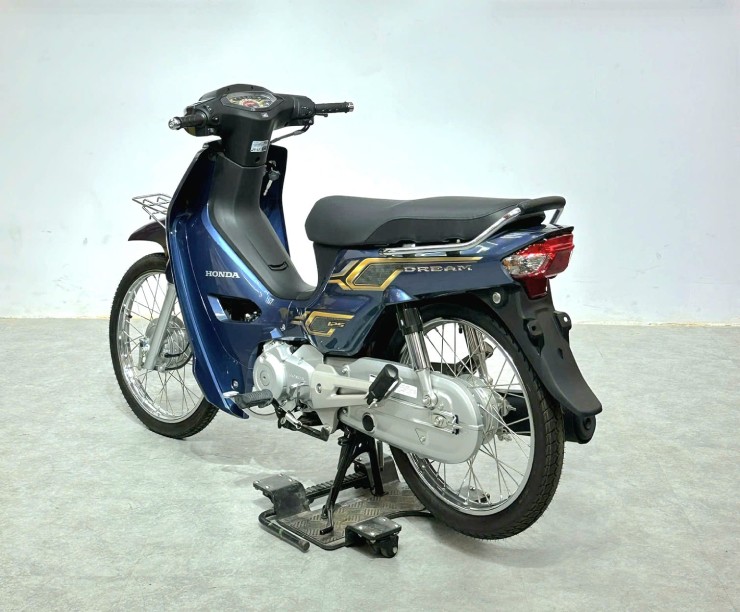 Ngắm huyền thoại Honda Dream 125 NCX 2024 giá hơn 100 triệu đồng - 7