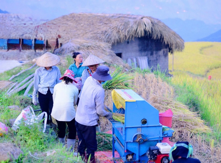 Mê mẩn khung cảnh tuyệt đẹp ở chân núi Tây Côn Lĩnh - 7