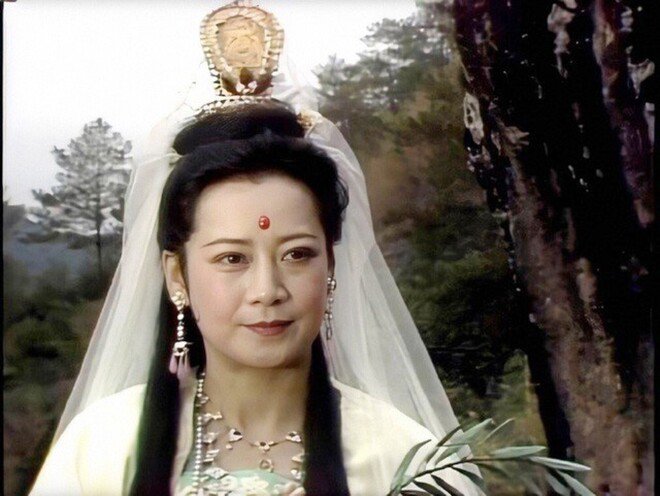 Hình ảnh&nbsp;Phật Bà Quan Âm trong Tây Du Ký 1986 tượng trưng cho&nbsp;sự từ bi hỷ xả.