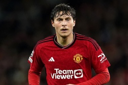 Tin mới nhất bóng đá tối 13/10: Fenerbahce chờ Lindelof vào tháng 1