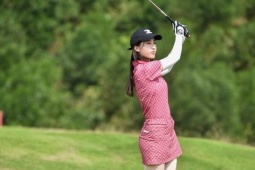 Đỗ Mỹ Linh mừng sinh nhật trên sân golf