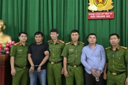 Pháp luật - Công an TP HCM bắt Nam "cây thị"