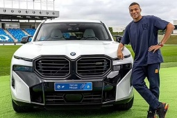 Ngắm xe - Dàn sao Real Madrid nhận xe BMW mới, Mbappe chọn XM