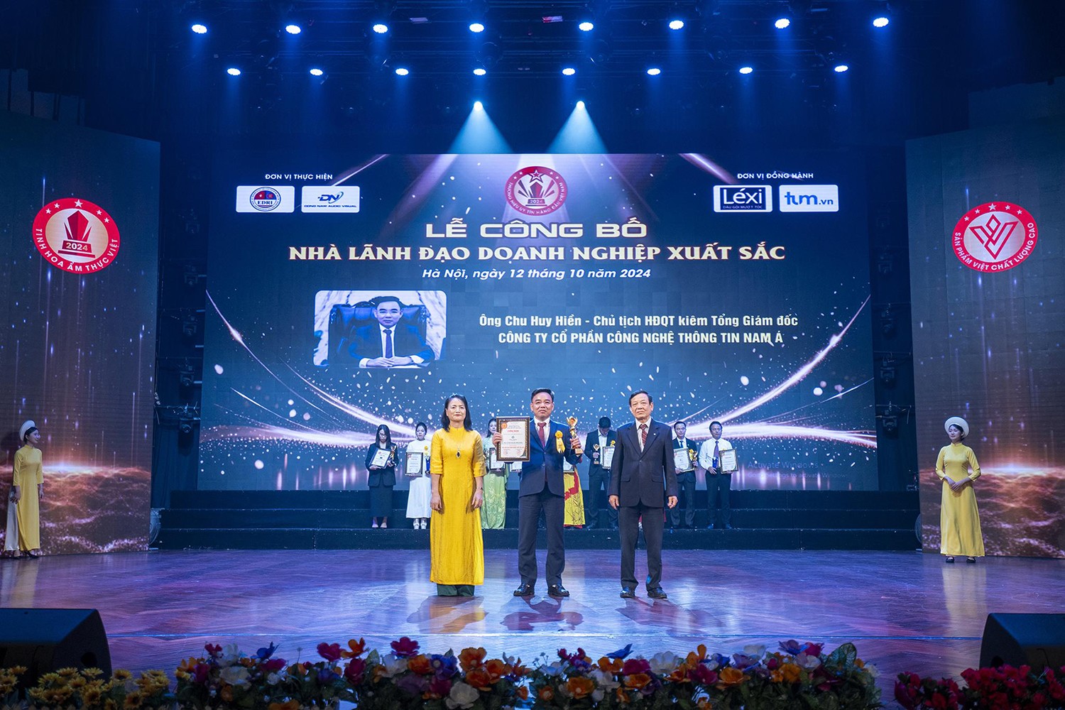 Ông Chu Huy Hiền – Chủ tịch Hội đồng quản trị kiêm Tổng Giám đốc Công ty Cổ phần Công nghệ thông tin Nam Á nhận vinh danh Nhà lãnh đạo doanh nghiệp xuất sắc năm 2024