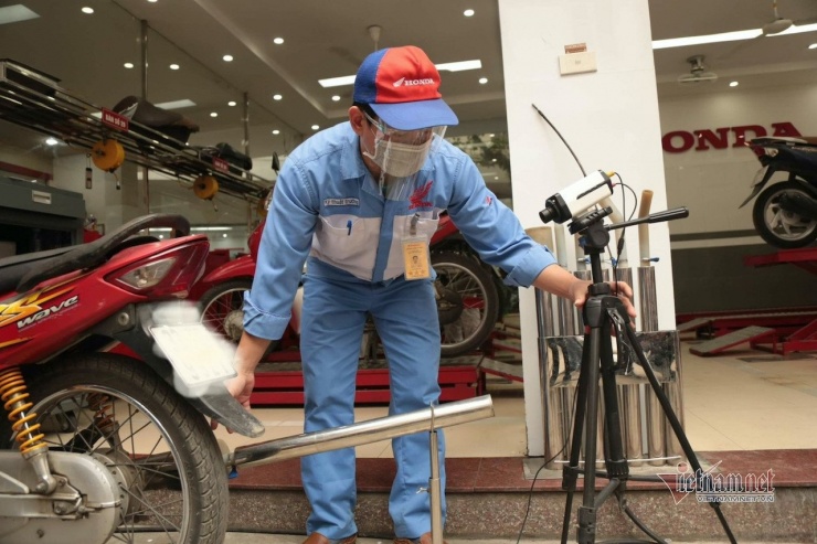 Từ 1/1/2025, chưa thực hiện kiểm định khí thải với tất cả xe máy. Ảnh: Hoàng Hiệp&nbsp;
