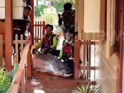 Media - Bắt được cá tra dầu khổng lồ dài 3 mét, nặng 100kg ở ga tàu