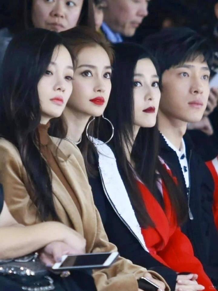 Bức hình cũng trở thành tâm điểm của
sự chú ý khi được cư dân mạng "đào" lại. Lần đầu tiên Phạm Băng
Băng bị cho là kém sắc so với đàn em.