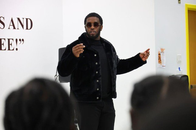 Diddy tiếp tục đối mặt hàng loạt cáo buộc trong thời gian ở tù.
