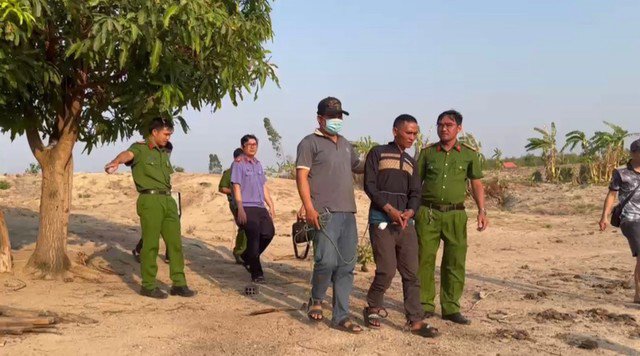 Công an dựng lại hiện trường vụ án (ảnh tư liệu).