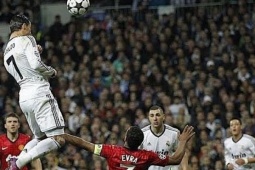 Đàn ông - Ronaldo chọn pha làm bàn vào lưới Man Utd để thiết kế đồng hồ