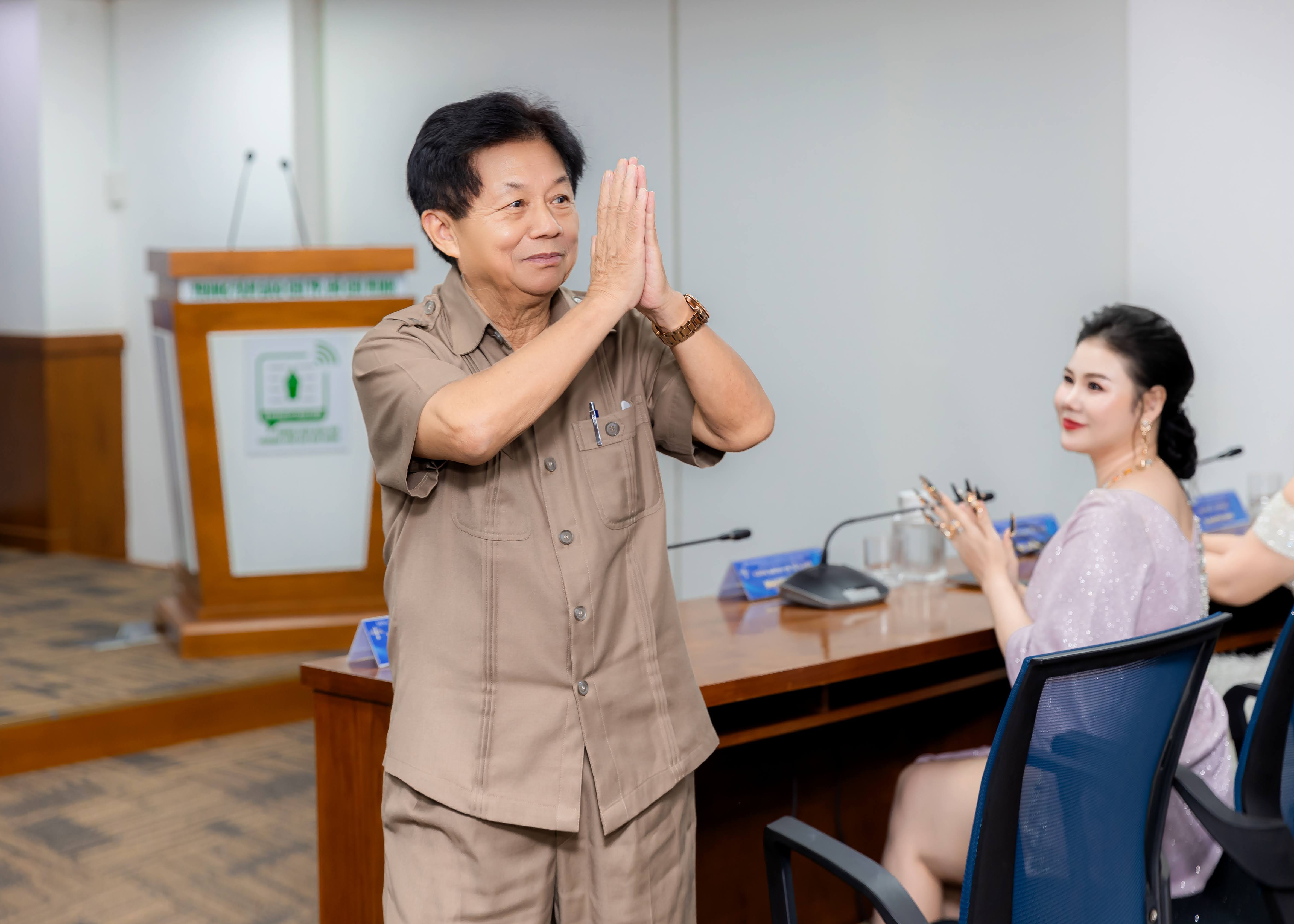 Trưởng ban giám khảo: Đại tá – Nhà báo Trần Thế Tuyển – Nguyên Phó Cục trưởng Cục Báo chí – Bộ Thông tin Truyền thông – Nguyên TBT Báo Sài Gòn Giải Phóng