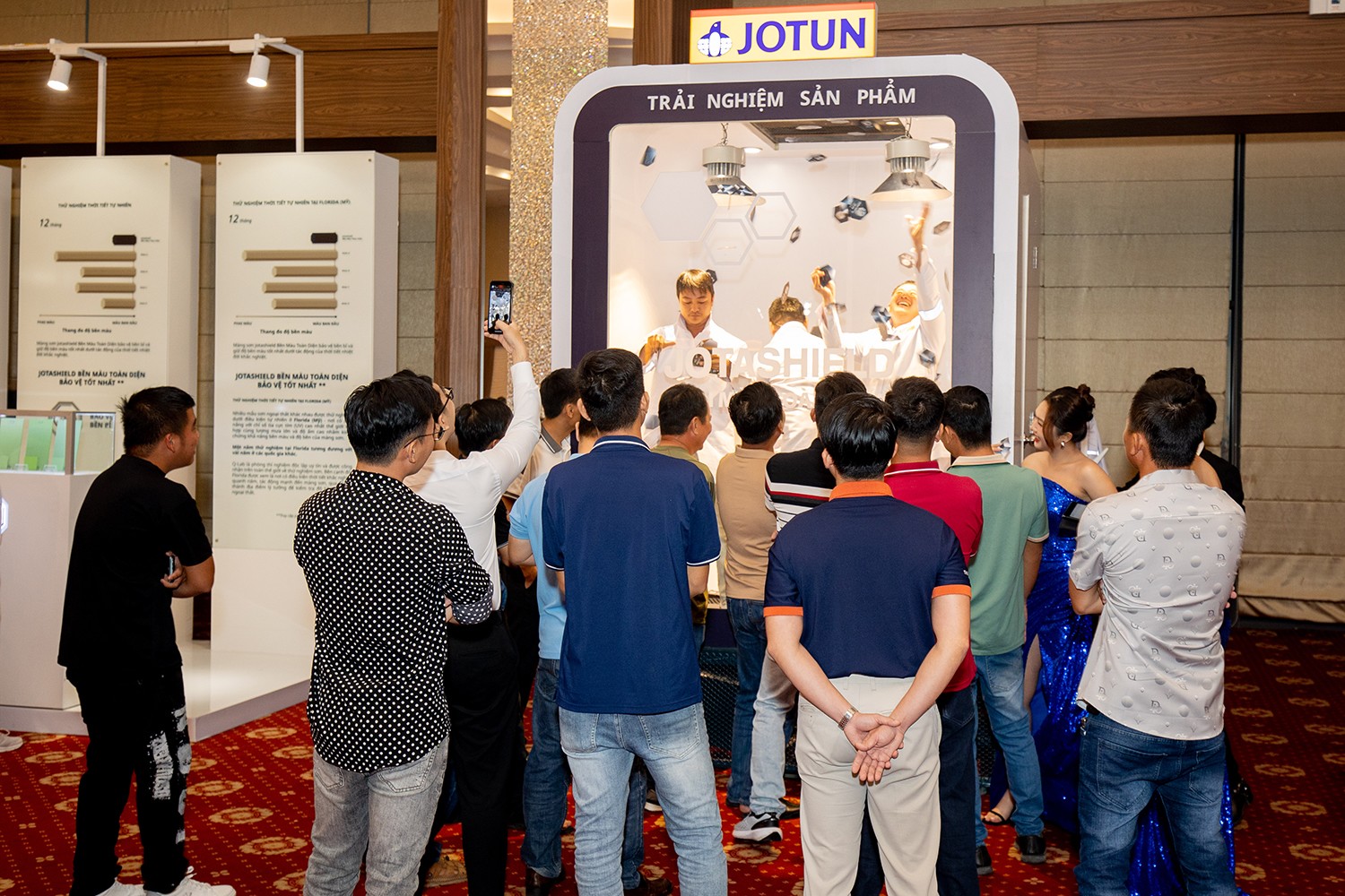 Jotashield Bền Màu Toàn Diện nổi bật với thử nghiệm tại nơi có lượng tia UV cao nhất trên thế giới