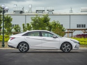 Tin tức ô tô - Giá Hyundai Elantra tháng 10/2024, ưu đãi 50% phí trước bạ