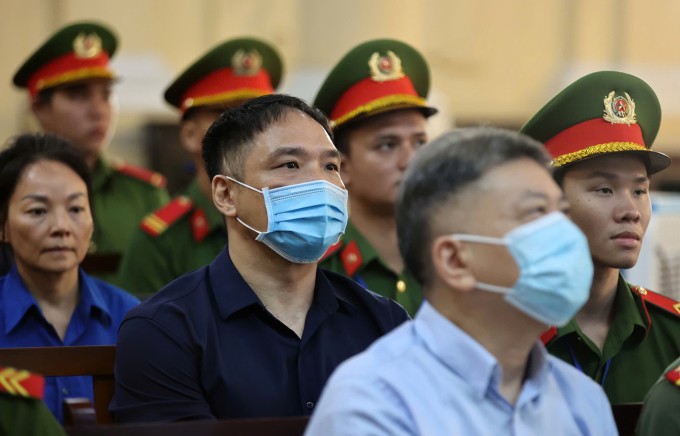 Các bị cáo trước giờ tuyên án, ngày
17/10. Ảnh: Quỳnh Trần