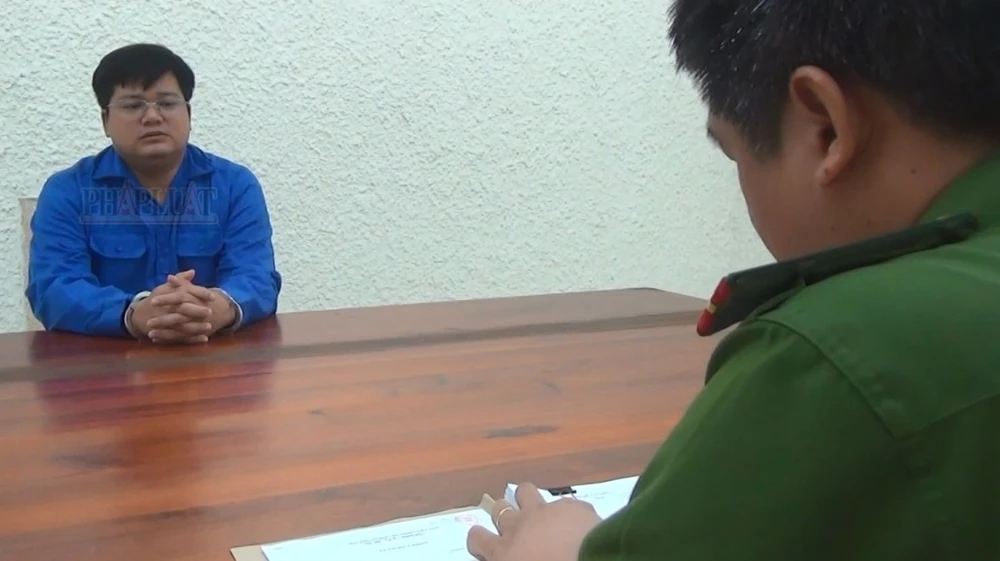 Văn Đình Lương đã bị khởi tố về tội dâm ô người dưới 16 tuổi.