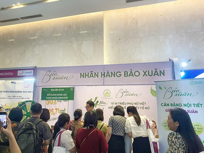 Gian hàng trưng bày Bảo Xuân tại hội nghị Sản phụ khoa Việt Pháp lần thứ 24