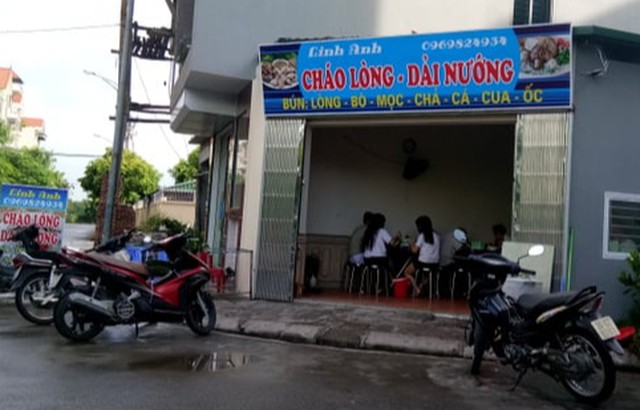 Quán cháo lòng Linh Anh thường xuyên đông khách, bạn có thể phải chờ một chút, nhưng chất lượng luôn đảm bảo tuyệt vời.