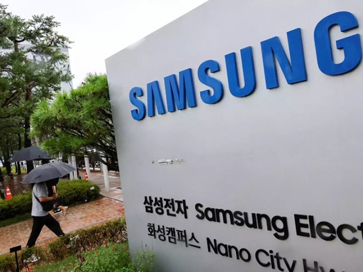 Samsung đau đầu vì khoản đầu tư lớn không có khách hàng quan tâm