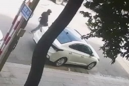 Pháp luật - Camera ghi cảnh lén lấy ôtô trong 30 giây