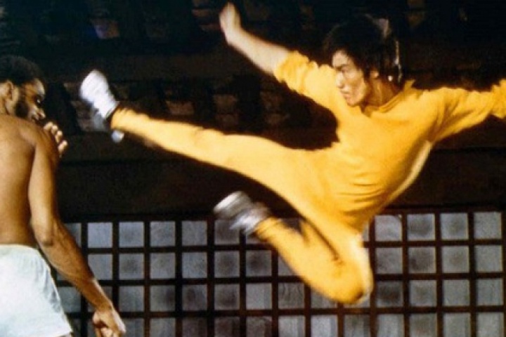 Lý Tiểu Long với đẳng cấp 10 tuyệt kỹ trên màn ảnh nhỏ: Top 1 là cú đá huyền thoại, khiến đối phương khiếp sợ