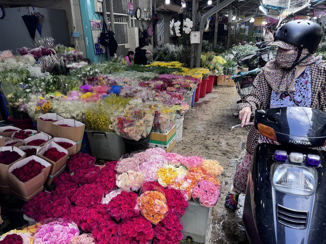 Giá hoa tươi tăng khá cao dịp lễ 20-10