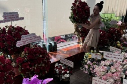 Thị trường - Tiêu dùng - Nhộn nhịp thị trường hoa tươi trước ngày lễ 20-10