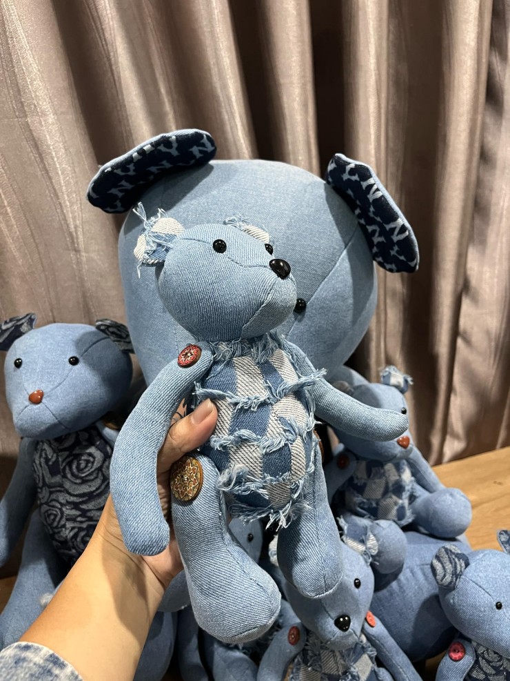Những con gấu này đều được làm từ việc tận dụng vải vụn