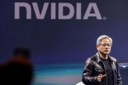 Kinh doanh - Nvidia của tỷ phú Jensen Huang hướng tới công ty công nghệ lớn nhất thế giới với trị giá 5 nghìn tỷ USD