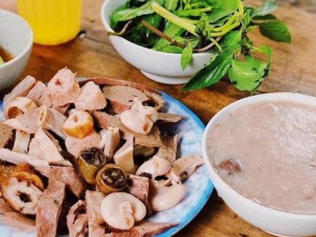 Những quán lòng lợn ngon nức tiếng quận Hoàng Mai, Hà Nội