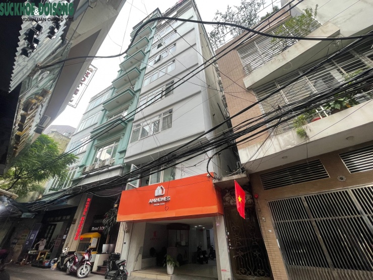 Toà nhà cao 10 tầng, nơi xảy ra vụ việc.