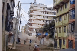 Media - Clip: Chung cư 7 tầng bất ngờ đổ sập, người dân sợ hãi bỏ chạy