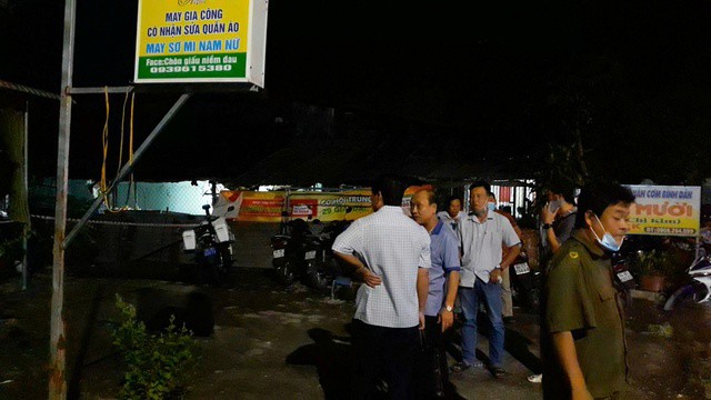 Đại tá Nguyễn Trọng Dũng, Giám đốc Công an tỉnh Vĩnh Long, đến hiện trường chỉ đạo trực tiếp các lực lượng khám nghiệm hiện trường.