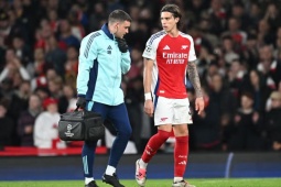 Arsenal thắng vẫn không vui: Calafiori chấn thương, HLV Arteta đau đầu