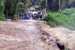 Bão Trami tiếp tục mạnh lên, ảnh hưởng nặng Philippines