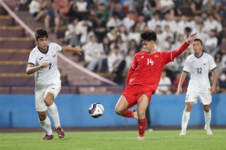 Bóng đá - Video bóng đá U17 Việt Nam - U17 Kyrgyzstan: Phung phí nhiều cơ hội (Vòng loại U17 châu Á)