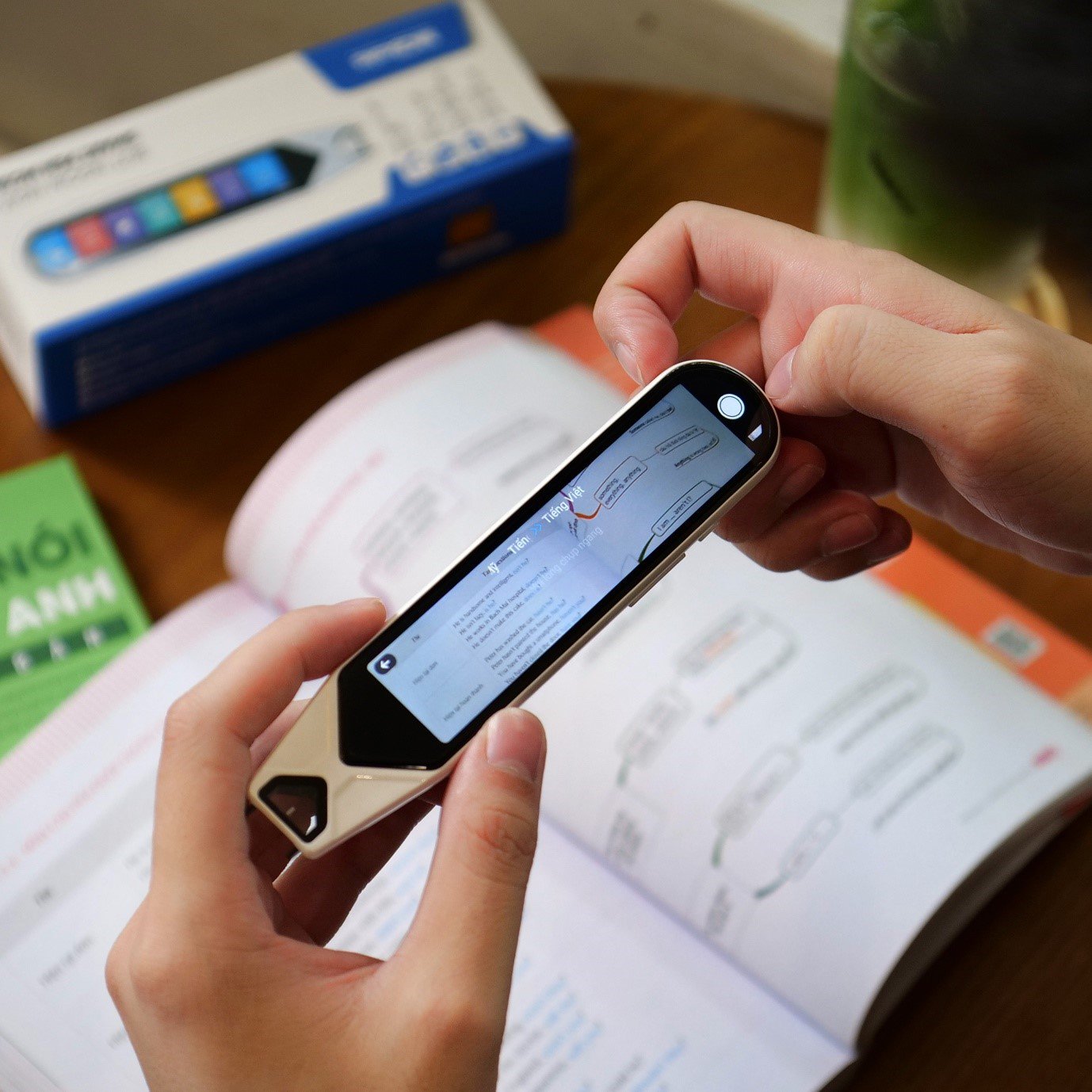 Bút ngoại ngữ MC08 (Ảnh: MCBooks)