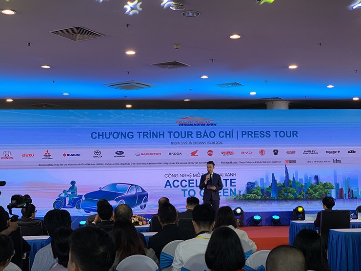 Triển lãm Ô tô Việt Nam 2024 chính thức khai mạc - 1