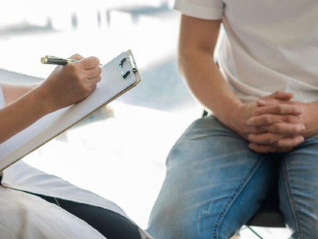 Bác sĩ nam khoa kể chuyện… 'KPI phòng the'