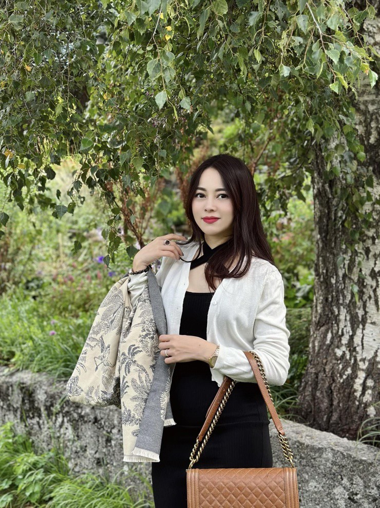 Những hot girl đình đám giờ là những hot mom U40 nhưng vẫn ăn diện "chiến hơn" gái 18 - 12