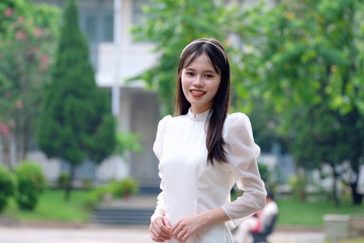 Phạm Thị Huê, năm cuối tại trường Cơ khí, ĐH Bách khoa Hà Nội. Ảnh: NVCC