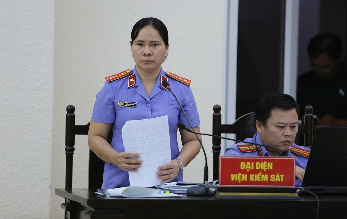 Đại diện VKS giữ quyền công tố tại tòa. Ảnh: Phước Tuấn