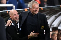 Mourinho - Ten Hag tay bắt mặt mừng, Onana nói về 2 pha cứu thua khó tin