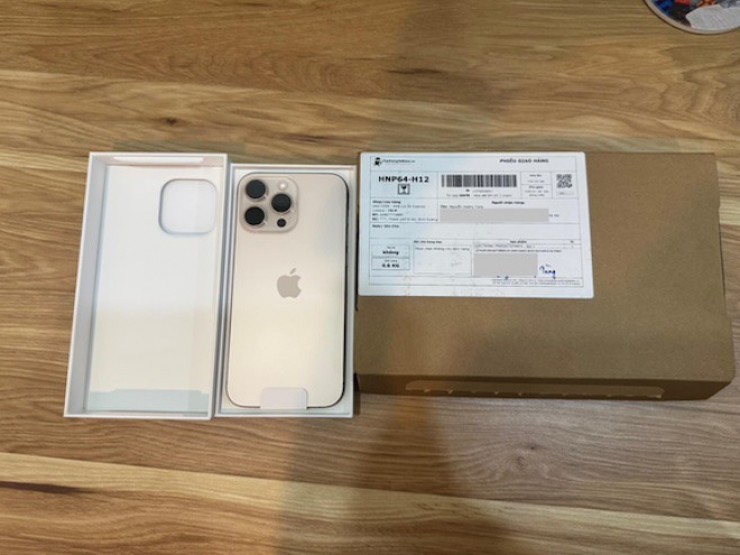 Vụ iFan nhận iPhone 16 Pro Max không hộp: Máy mới đã về, kèm voucher