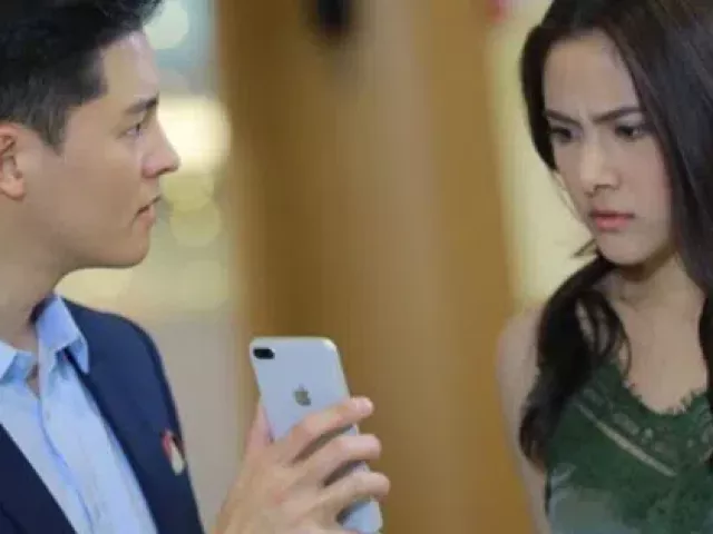 Bắt gặp vợ thân mật với chàng trai lạ, chồng lên kế hoạch đánh ghen nhưng nhận cái kết ê chề