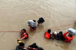 Thế giới - Bão Trà Mi quét qua Philippines, ít nhất 46 người chết