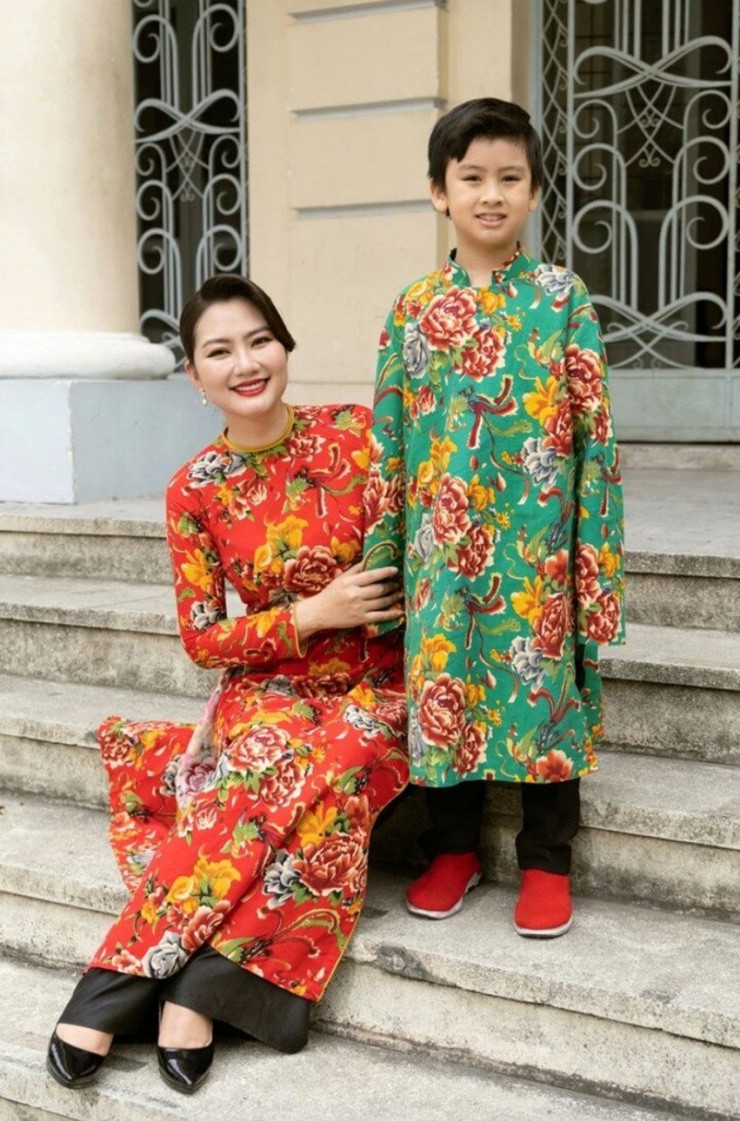 Ngọc Lan dành hết tình yêu thương cho con.