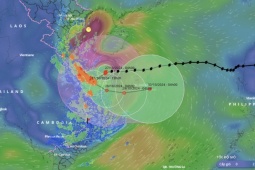 Tin tức trong ngày - Bão đổ bộ sáng nay, miền Trung đỉnh điểm mưa lớn, gió mạnh