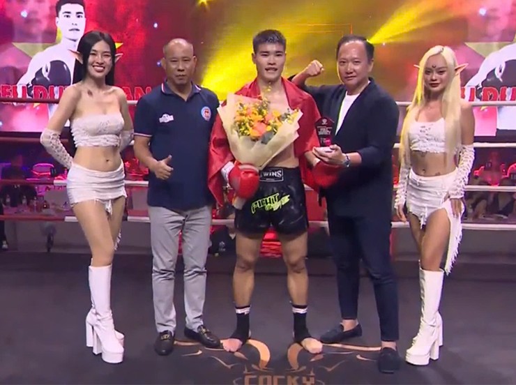 Võ sĩ 22 tuổi đang sở hữu chuỗi 3 trận toàn thắng ở đấu trường chuyên nghiệp