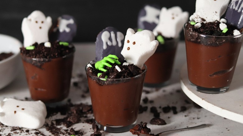 Cách làm pudding socola ma quái cho ngày Halloween - 10