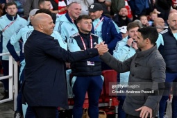Arsenal hòa Liverpool: HLV Arteta vẫn lạc quan, Arne Slot chê "Pháo thủ" câu giờ